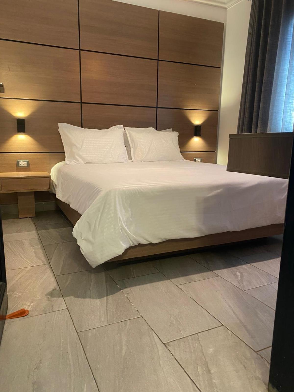Flamingo Hotel אירביד מראה חיצוני תמונה